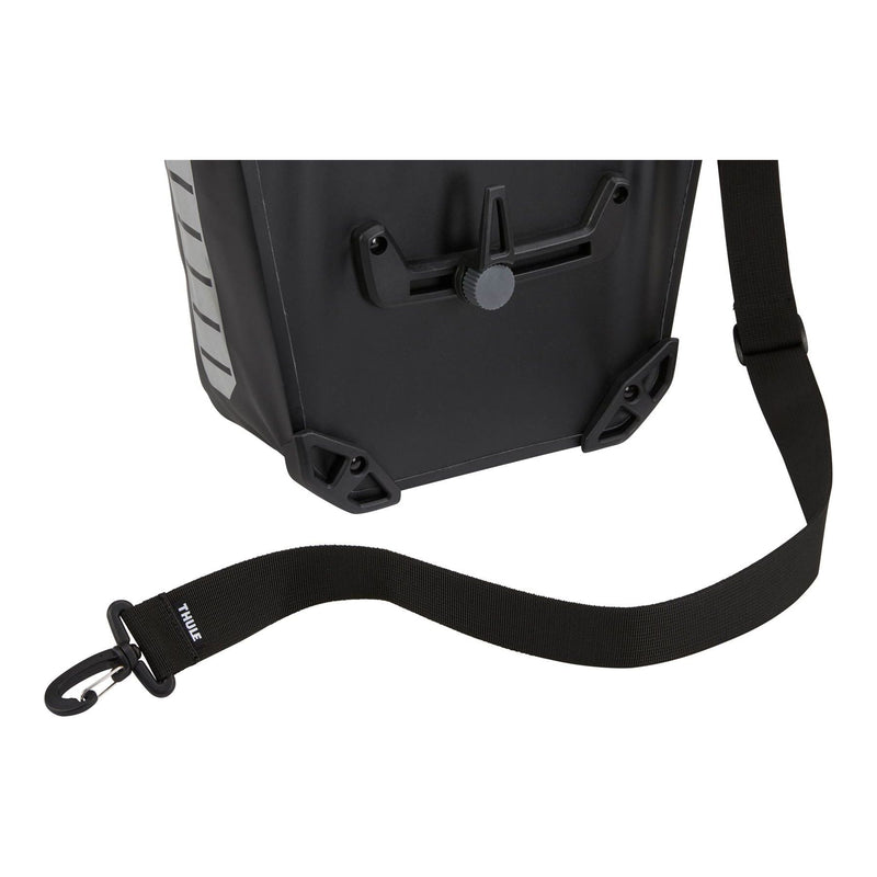 Thule Shield pannier 17L black Pannier Thule - Bars 4 Cars