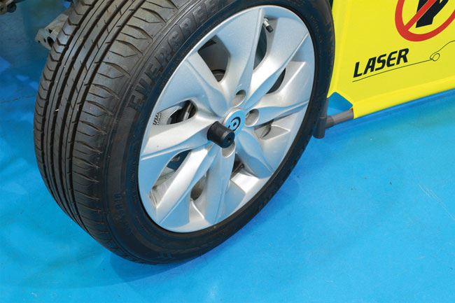 Laser Locking Wheel Nut Removal Kit - Lug Driller Laser - Dynamic Drive