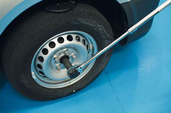 Laser Extendable Ratchet Handle 1"D Laser - Dynamic Drive