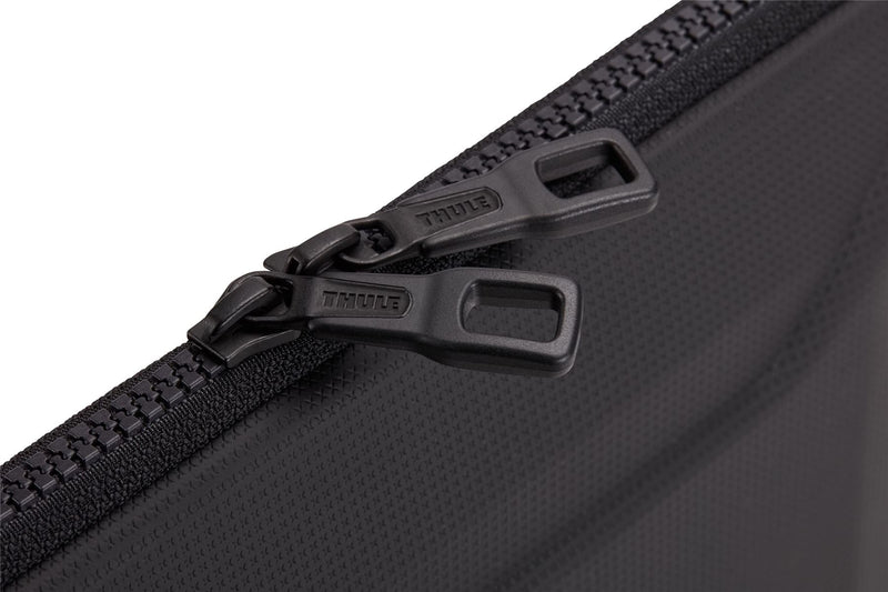 Thule Gauntlet sleeve MacBook® Pro 14" black Thule - Dynamic Drive
