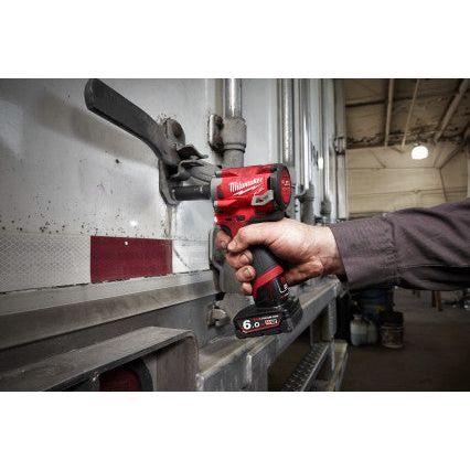 Milwaukee M12 FUEL sub compact 1/2in. impact wrench Milwaukee - Dynamic Drive