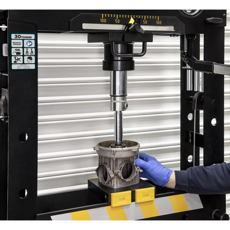 Sealey Viking Air/Hydraulic Press 30tonne Floor Type with Sliding Ram and Foot P Sealey - Dynamic Drive