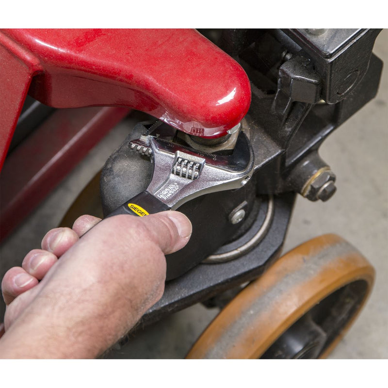 Sealey Adjustable Wrench with Extra-Wide Jaw Capacity 200mm S0854 Siegen by Sealey - Dynamic Drive
