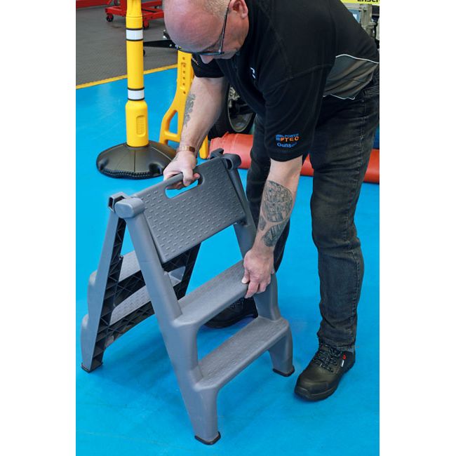 Laser Insulating Folding 3-Step Ladder Laser - Dynamic Drive