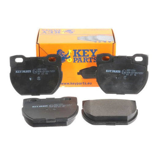 Key Parts 4 x Rear Brake Pad Set fits Land Rover Defender 1990-1994 2.5 3.5