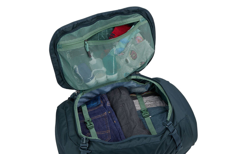 Thule Landmark 40L travel pack darkest blue Thule - Bars 4 Cars