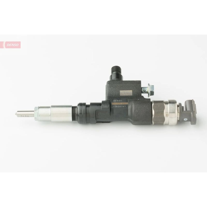 Denso Diesel Injector Nozzle Tip fits Hino 300 Series 1999 on