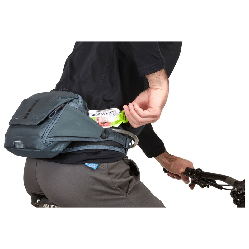 Thule Rail hip pack 4L dark slate grey Hydration Pack Thule - Bars 4 Cars